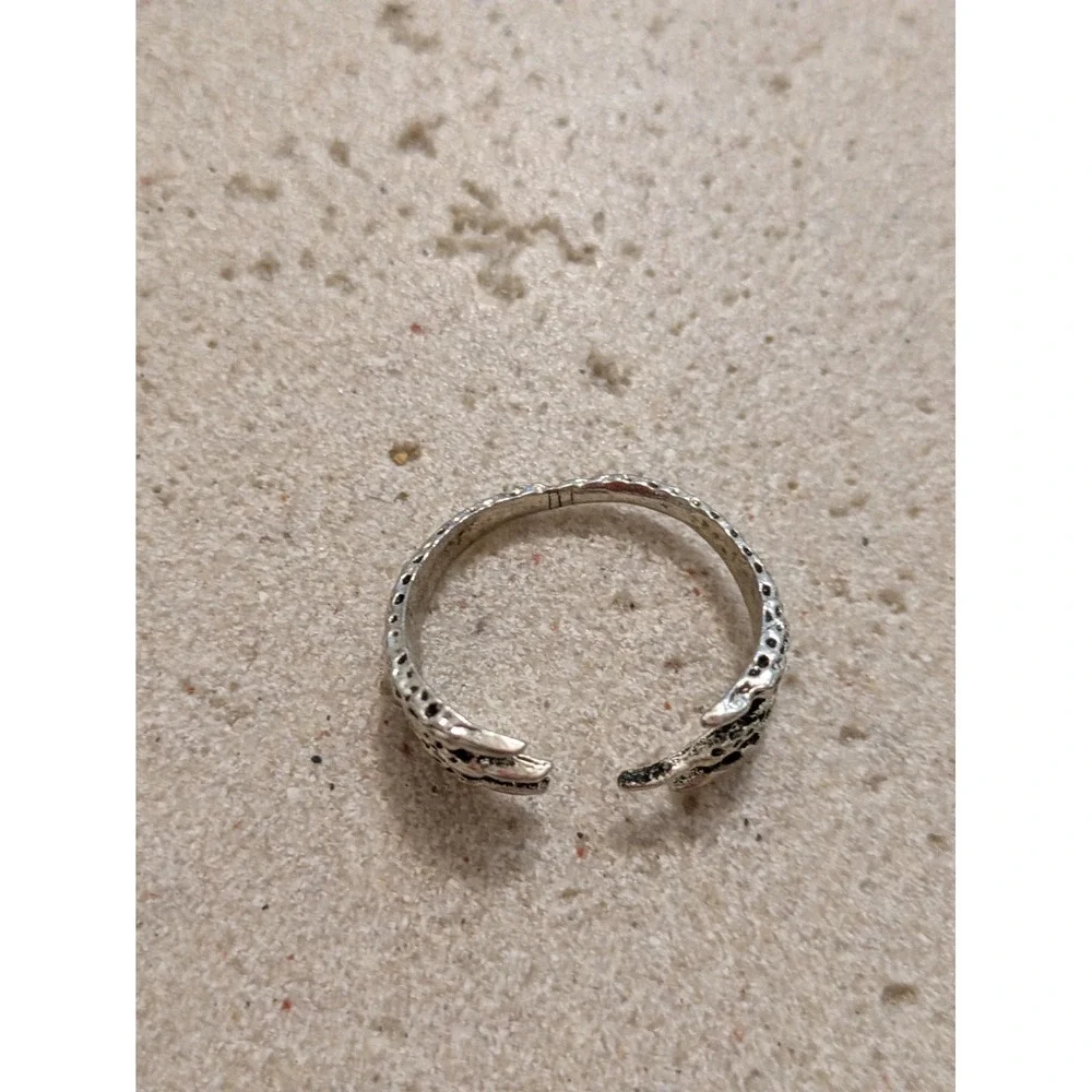 Bird Claw Ring Size 8 In Silver Tone Novelty Whimsical Gothic